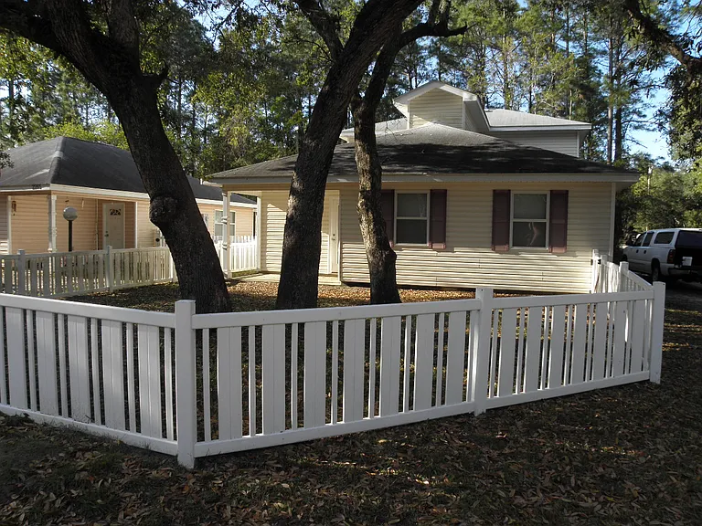 2279 Wallace Cir — Photo 2
