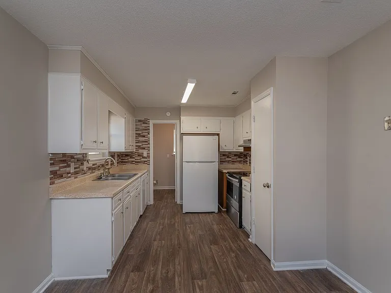 2937 Dahlia Dr — Photo 11