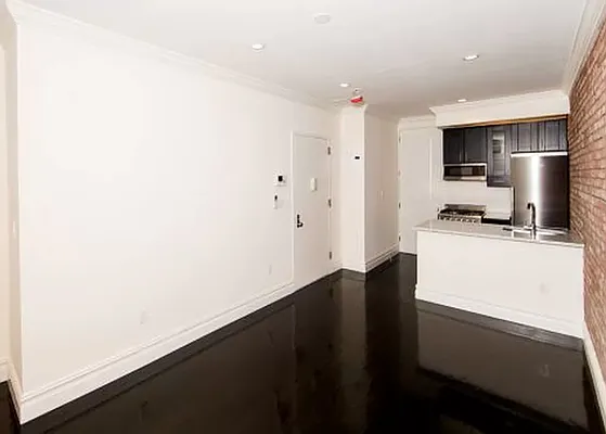 Rented by Avenues Real Estate | media 2