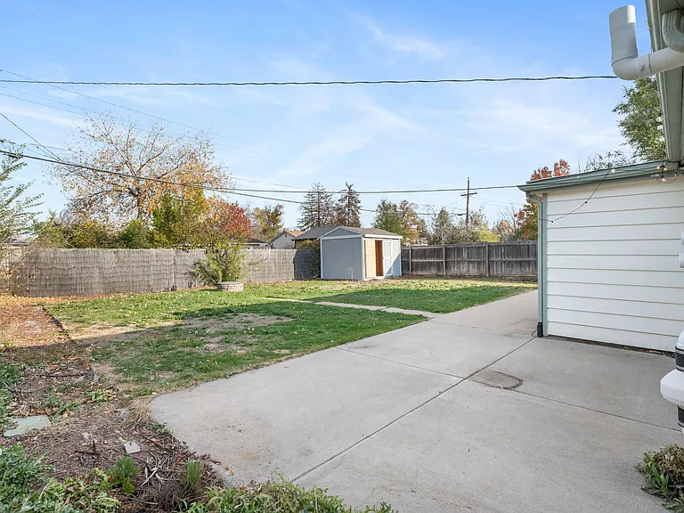 1060 Uvalda St — Photo 23