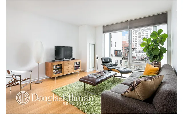 Sold by Douglas Elliman | media 14