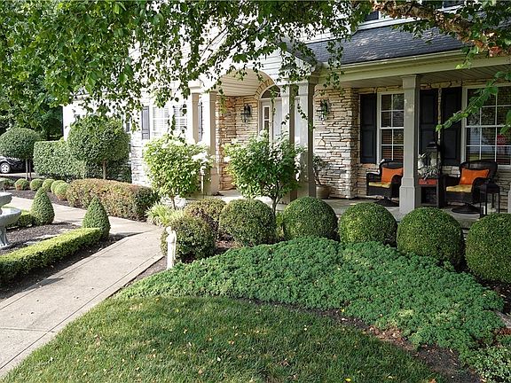 3rd image of 3731 Turnberry Dr