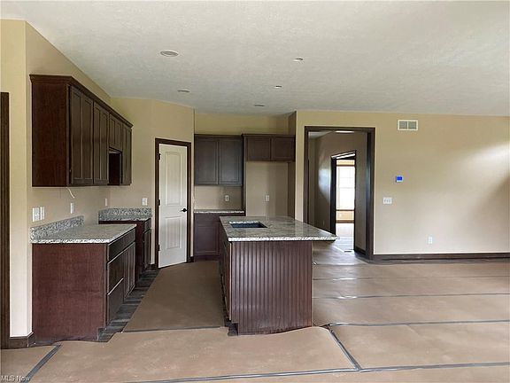 5th image of 1470 Stratford Way