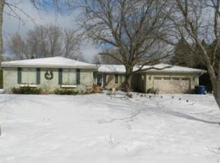 3940 Yorktown Ln N, Plymouth, MN 55441