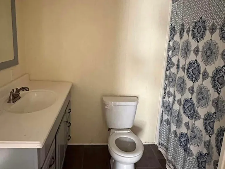608 Newton Ave — Photo 10