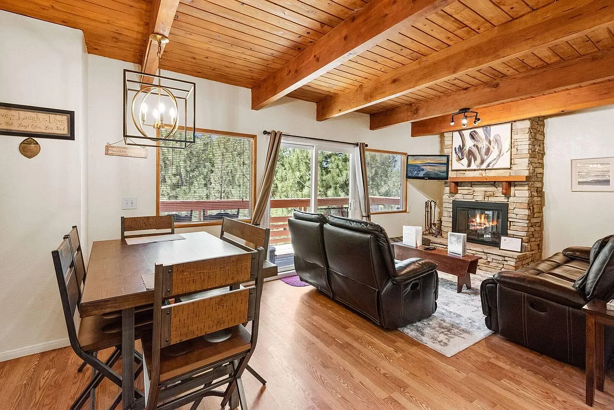 Building Photo - Mendocino Dr