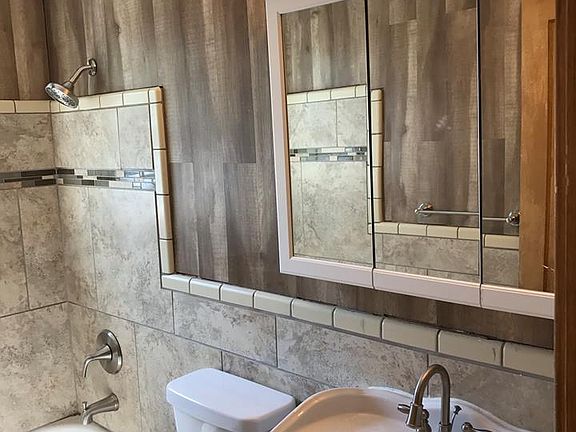 5th image of 314 W Hermosa Dr