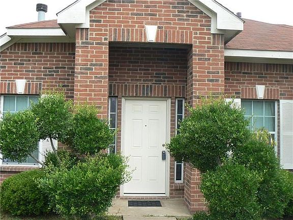 5th image of 230 Williams St