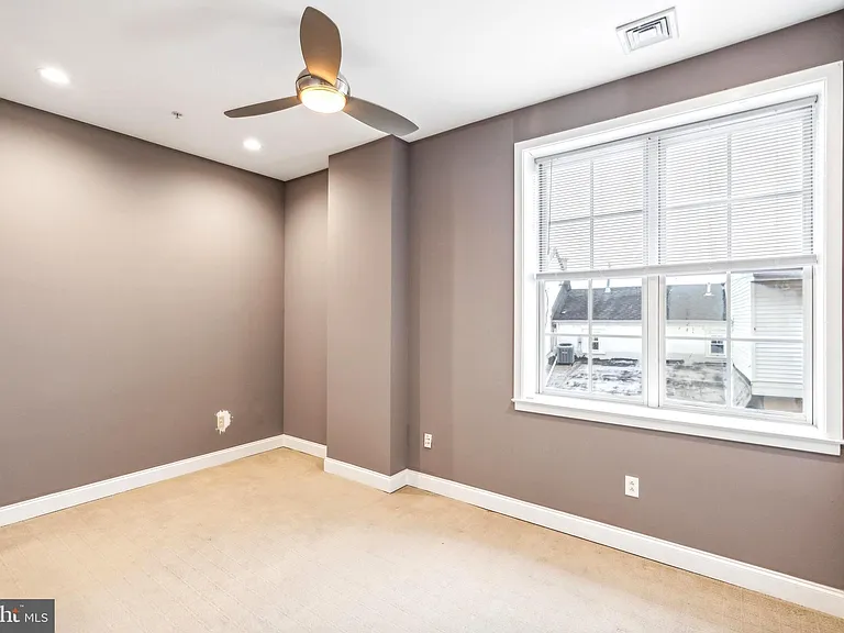 207 Rector St #2F — Photo 14