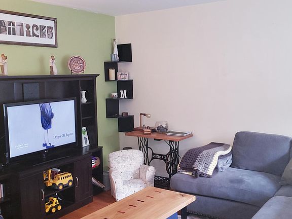 2nd image of 844 Dunlop Ave #1