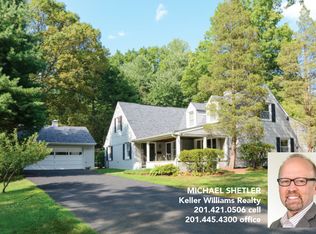 889 Roslyn Rd, Ridgewood, NJ 07450