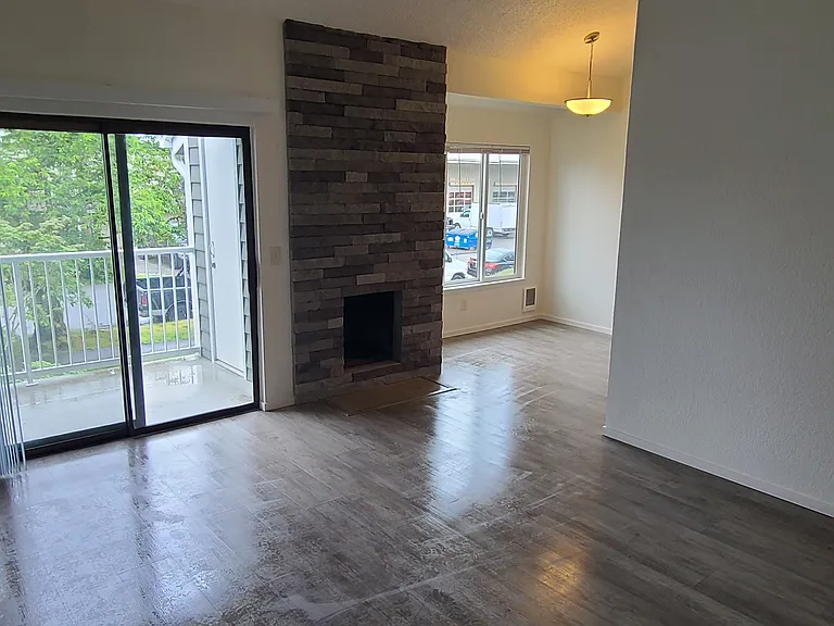 404 Railroad Ave #12 — Photo 1