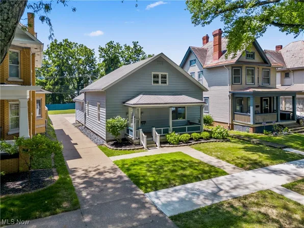 813 3rd St, Marietta, OH 45750