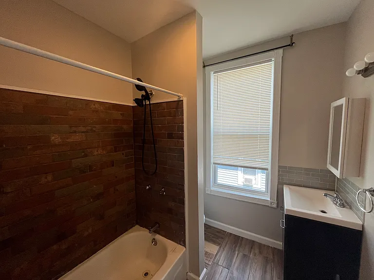 24 Woodlawn Ct #2 — Photo 7