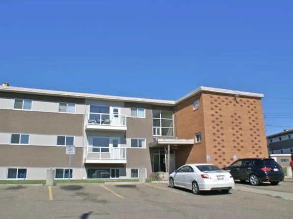 9750 62nd St NW #8, Edmonton, AB T6B 1P6