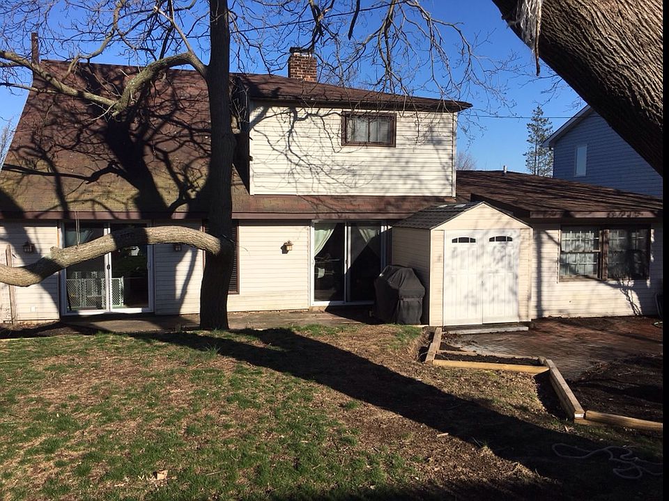 1st image of 105 Bayberry Ln