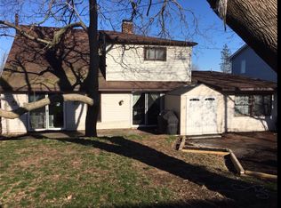 105 Bayberry Ln, Levittown, NY 11756