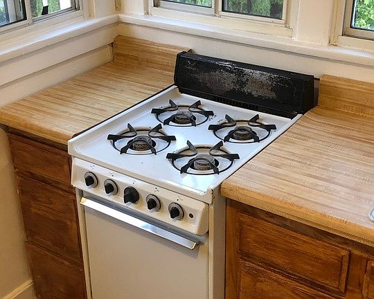 2nd image of 3939 W 7th St #10