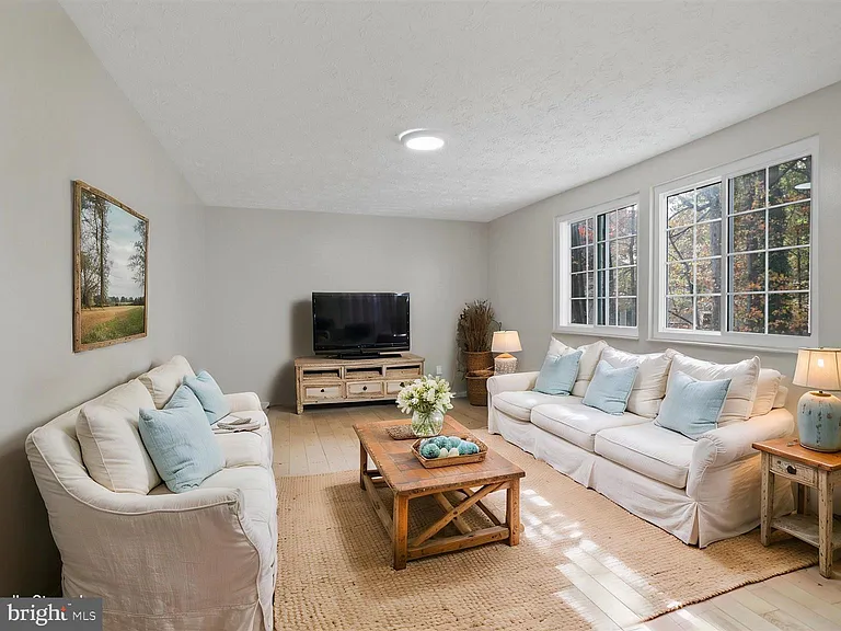 8463 Monarch Ct — Photo 57