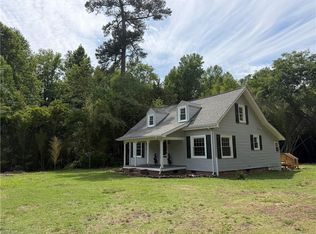 1069 Hosier Rd, Suffolk, VA 23434