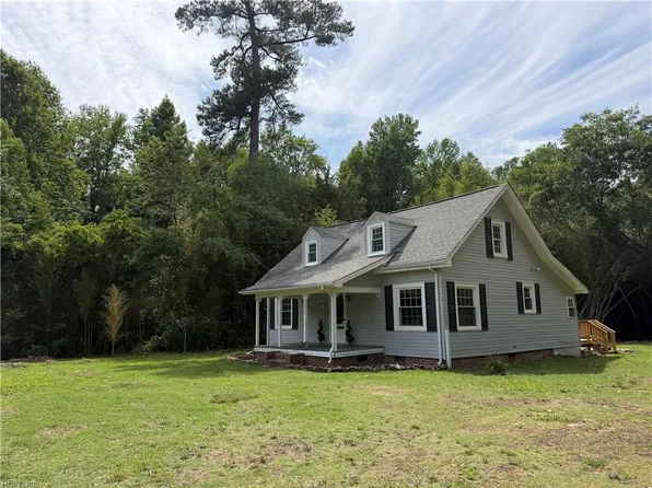 1069 Hosier Rd, Suffolk, VA 23434