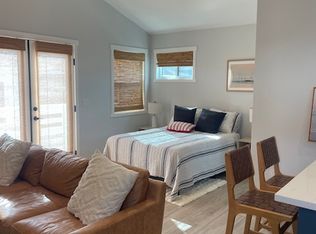 769 36th Pl #B, Manhattan Beach, CA 90266