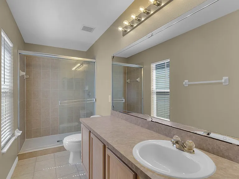 1596 Sherbourne St — Photo 14