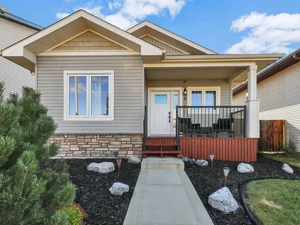 9 E Valley Cres, Blackfalds, AB T4M 0K1