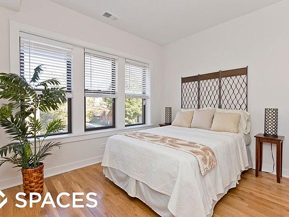 5th image of 2203 W Eastwood Ave #1E