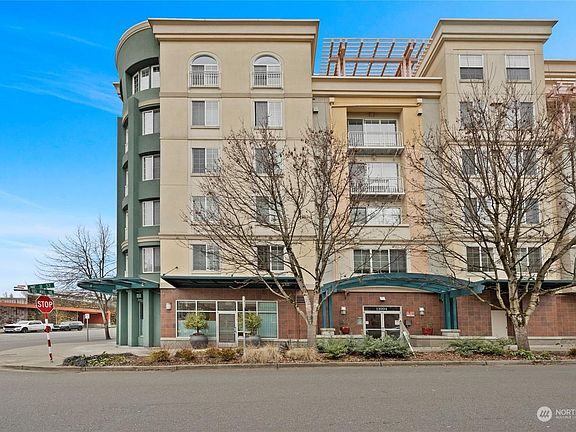 3rd image of 11004 NE 11th St APT 211