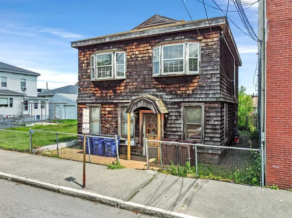 33 Elmwood St, Revere, MA 02151