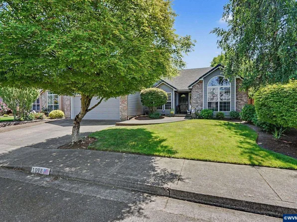 1098 Chardonnay Loop NE, Keizer, OR 97303
