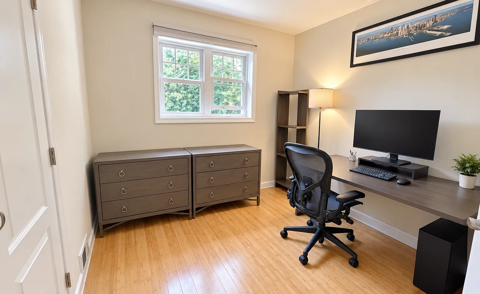 3 bed, 1040 sqft, $4,500 — Photo 4