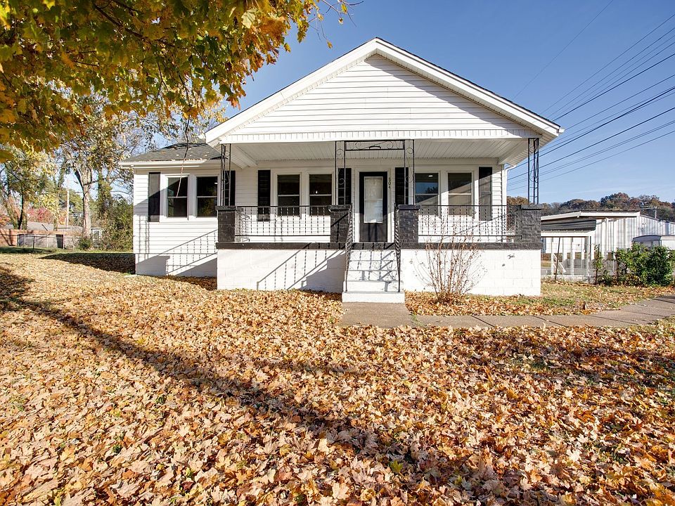 1st image of 804 Brown St