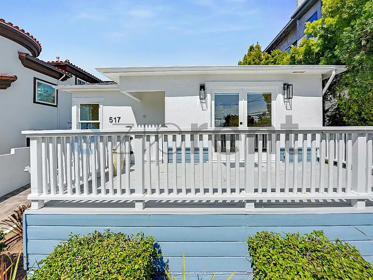517 Sapphire St — Photo 29