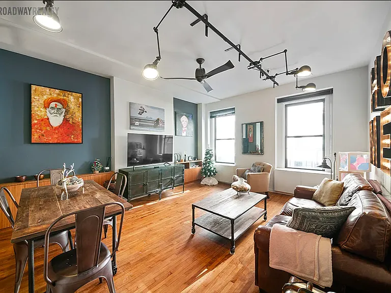 348 W 56th St #4D — Photo 1