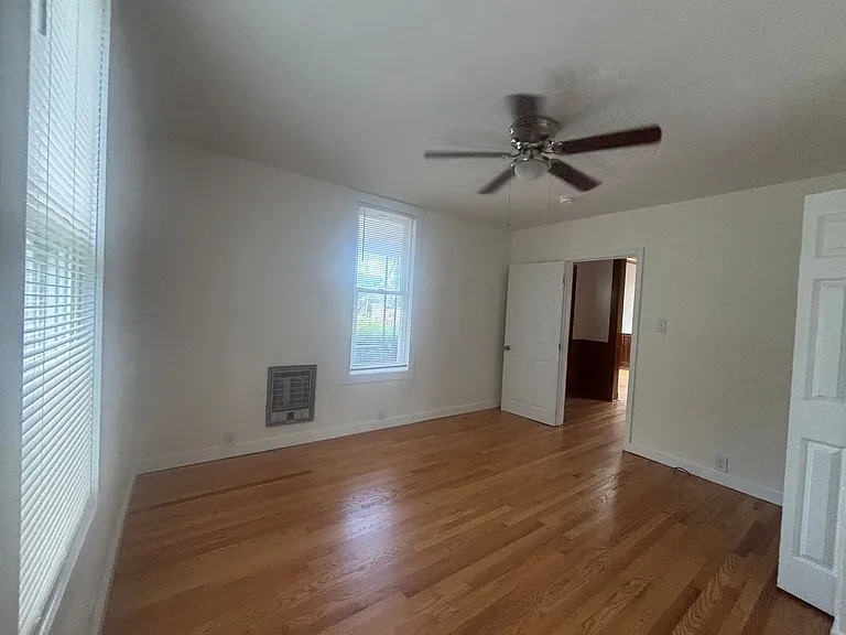 200 Perry St — Photo 15