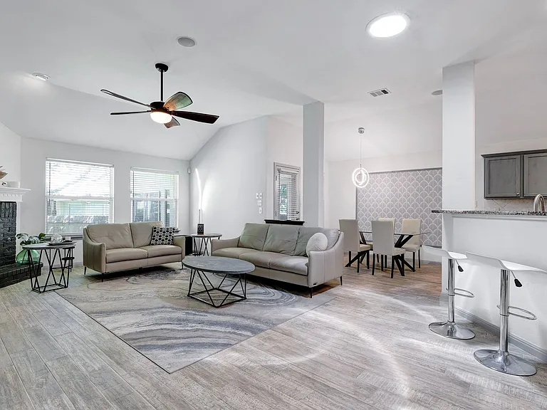 9815 Lockberry Ln — Photo 11