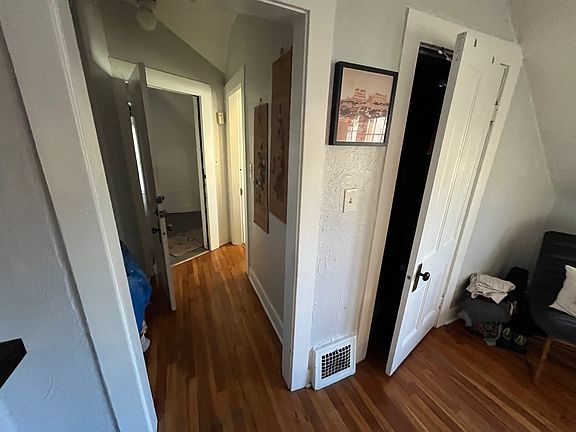 4th image of 11 S Lincoln St APT 1