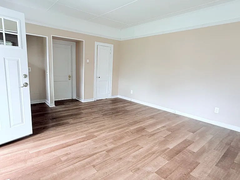 210 Cromwell Hill Rd #4 — Photo 1