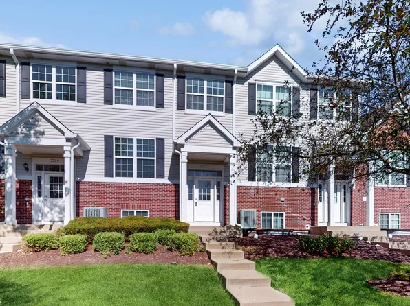 2237 Beresford Dr, Yorkville, IL 60560