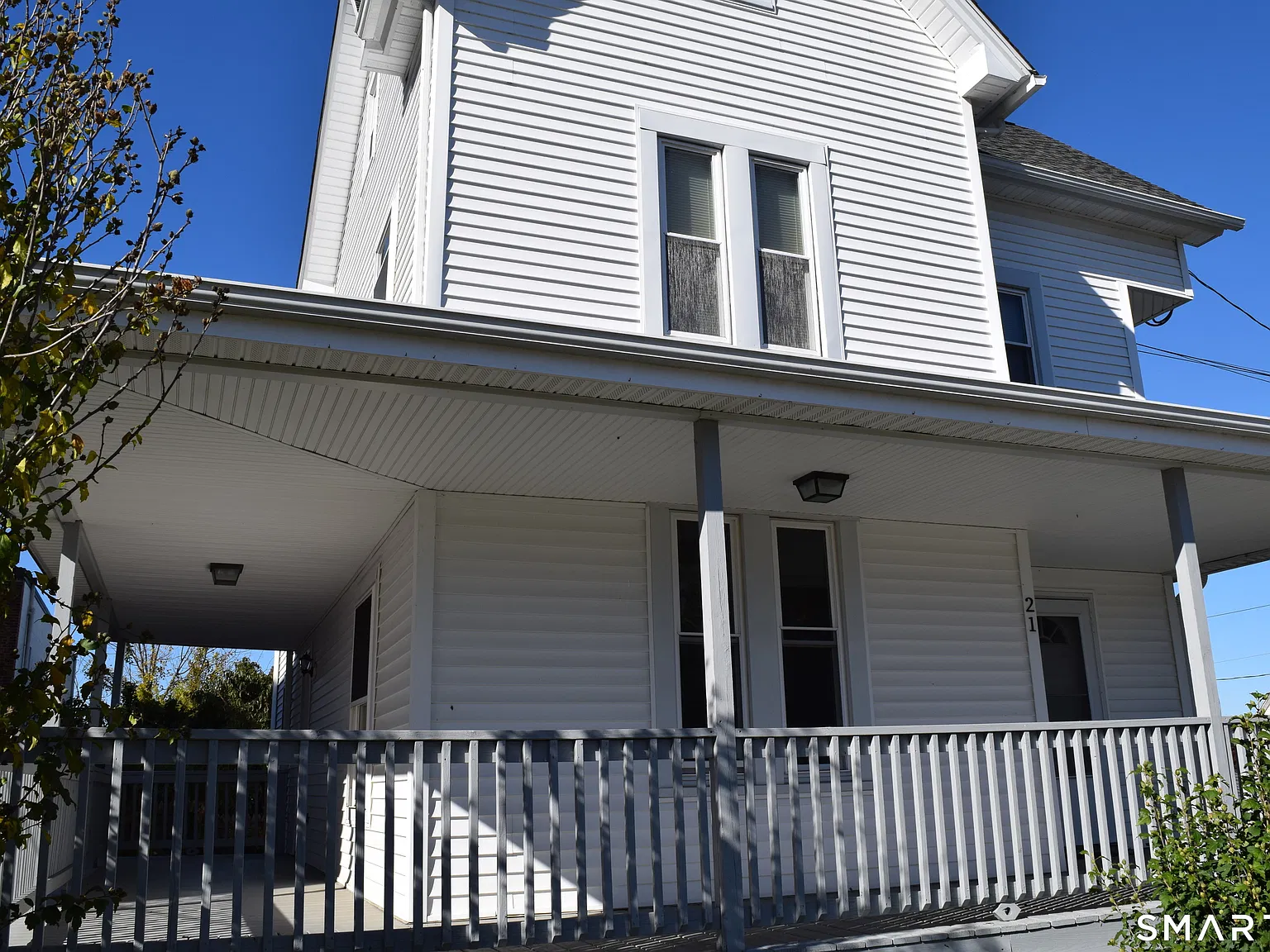 2 bed, 1.0 bath, 2062 sqft, $2,400 — Photo 2