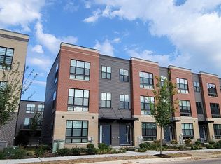 337 Summit Cir, Lombard, IL