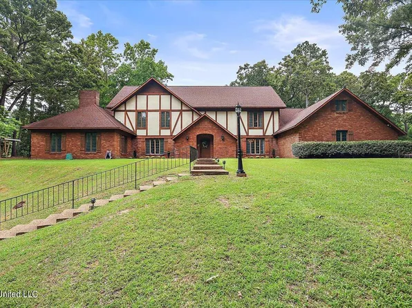 1609 Linda Dr SW, Clinton, MS 39056