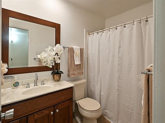 5th image of 2904 Furneaux Ln
