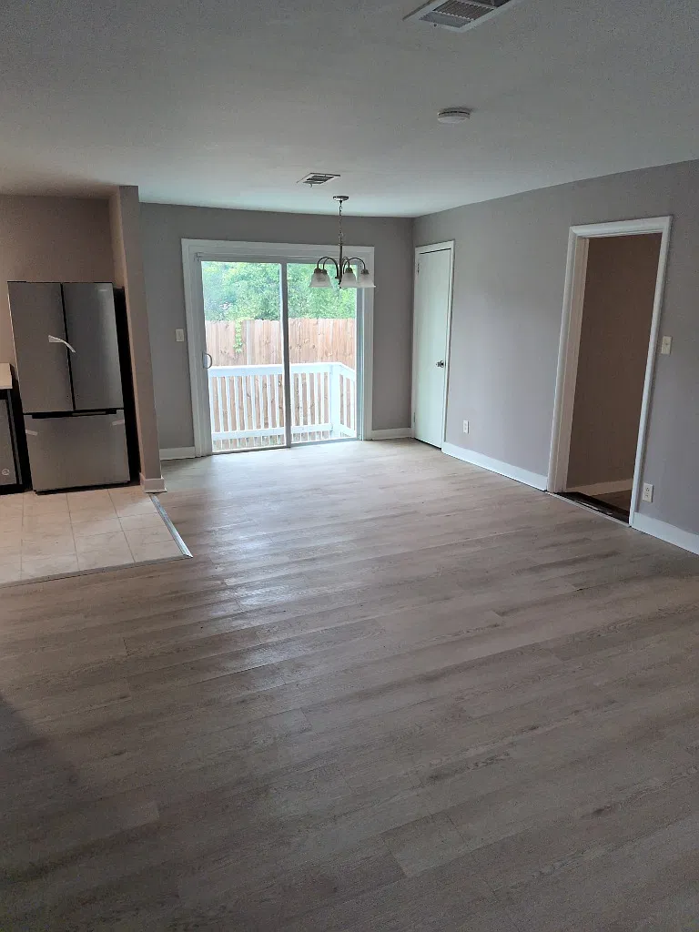 3 bed, 2.0 bath, 1375 sqft, $1,580 — Photo 3