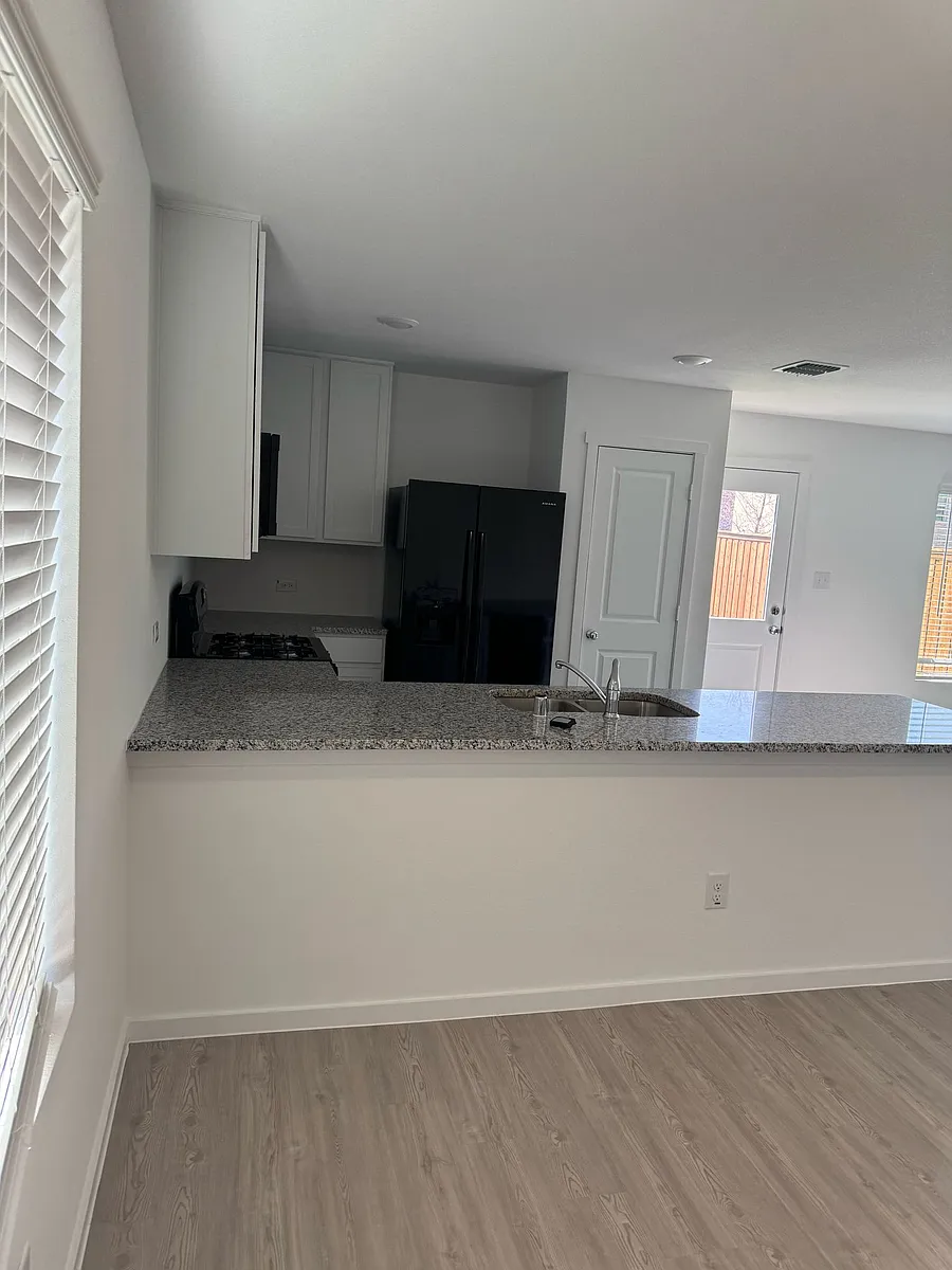 Building Photo - 213 Adelina Dr