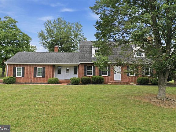 3rd image of 2447 Headquarters Rd