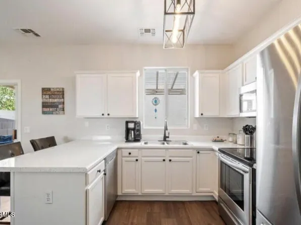 2300 E MAGMA Road #19, San Tan Valley, AZ 85143