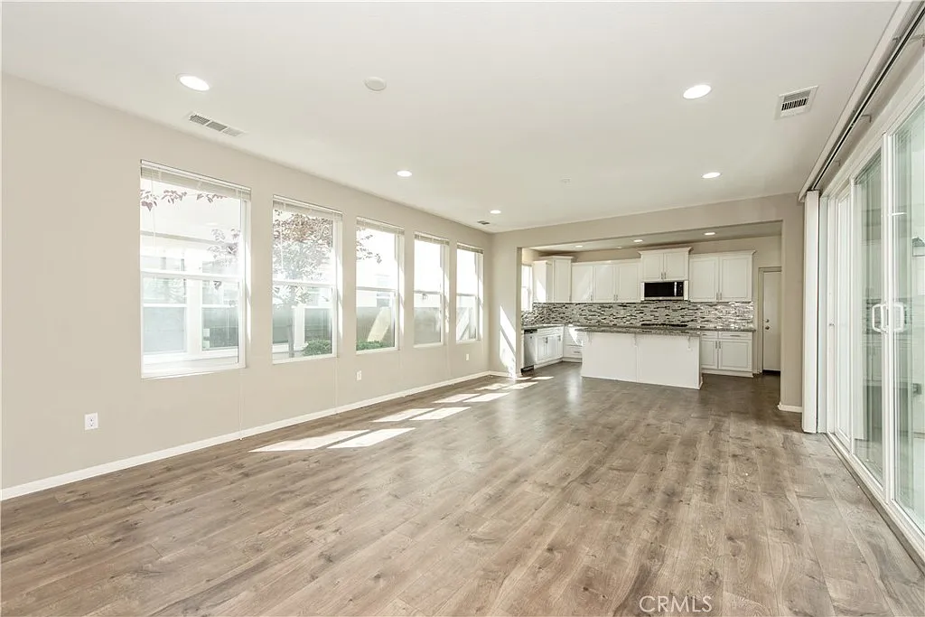 Building Photo - 149 Acamar